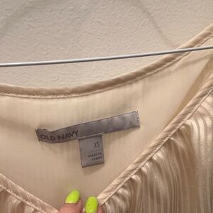 Old Navy $10 Shirt XS